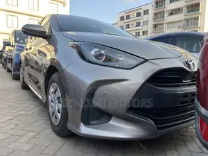 Toyota Yaris 2019 Gray