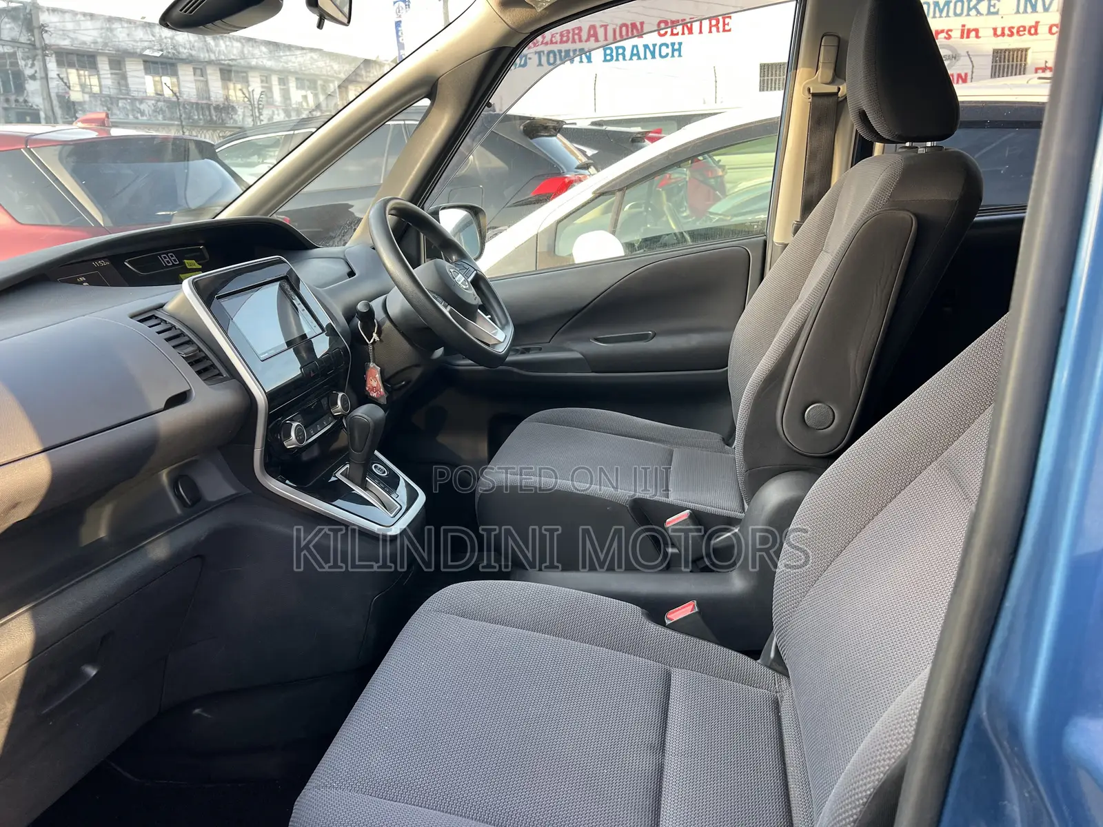 Nissan Serena 2019 Blue