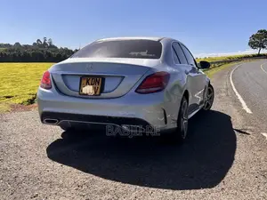 Mercedes-Benz C200 2016 Blue