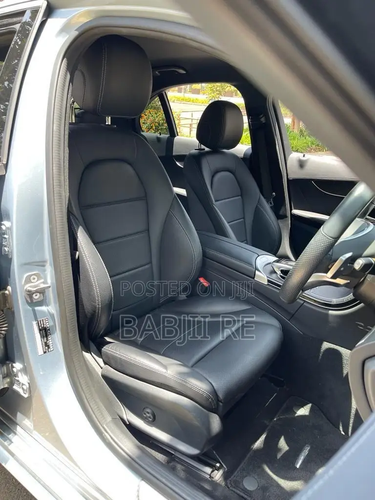 Mercedes-Benz C200 2016 Blue