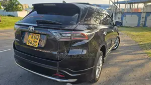 Toyota Harrier 2.0 2017 Black