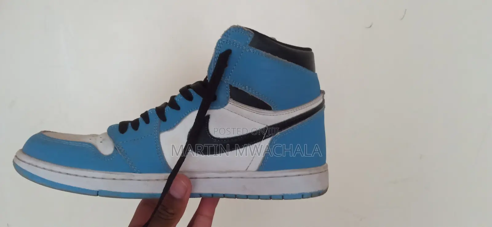 Second Hand, Barely Creased Air Jordan 1's UK-size 8