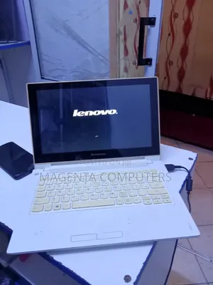 Laptop Lenovo 4GB Intel Core i3 HDD 500GB