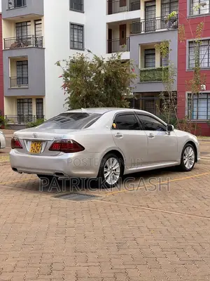 Toyota Crown 2011 Silver
