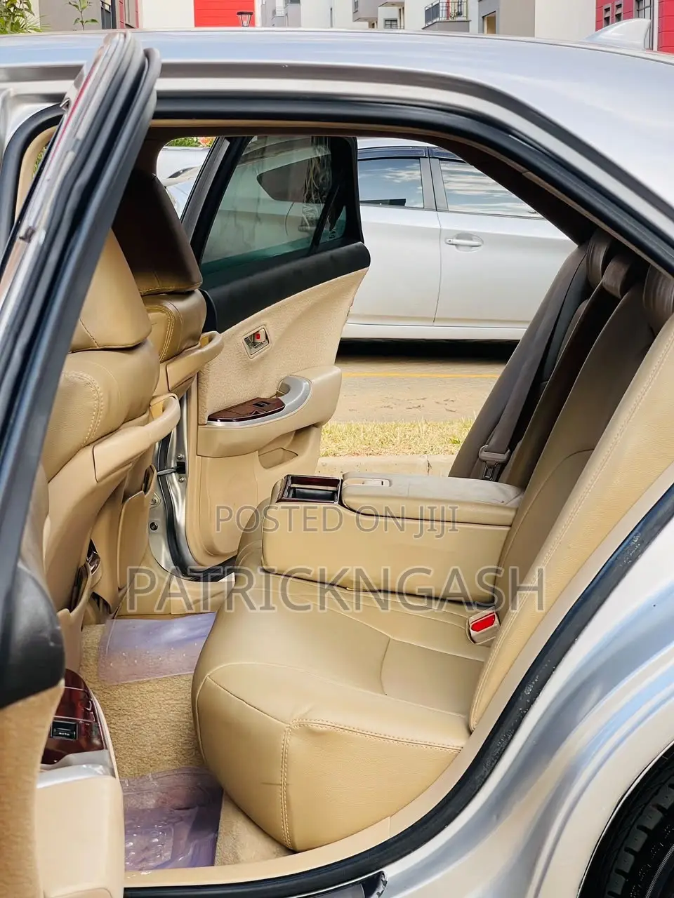 Toyota Crown 2011 Silver