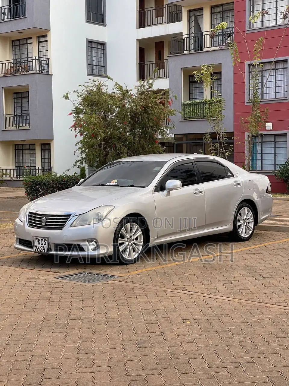 Toyota Crown 2011 Silver