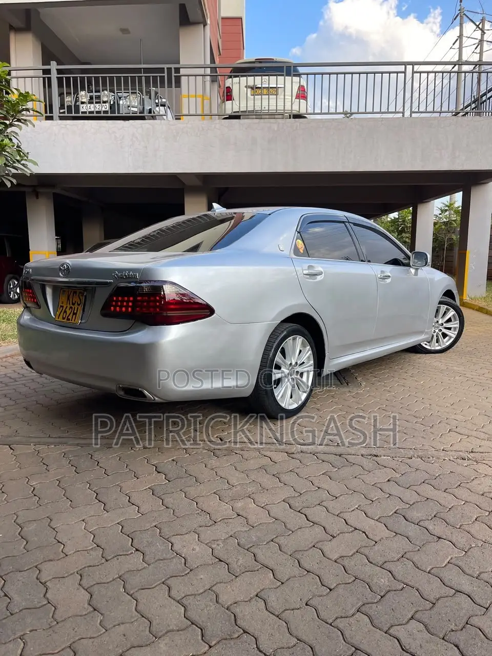 Toyota Crown 2011 Silver