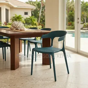 Restaurant Dining Chairs | Plastic Stackable Mid Back Dine Seat