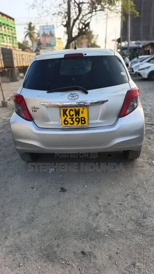 Toyota Vitz 1.3 AWD 3dr 2012 Silver