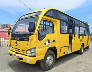 Isuzu NQR 2016 Yellow