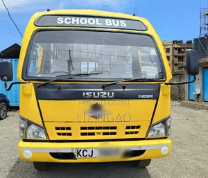 Isuzu NQR 2016 Yellow