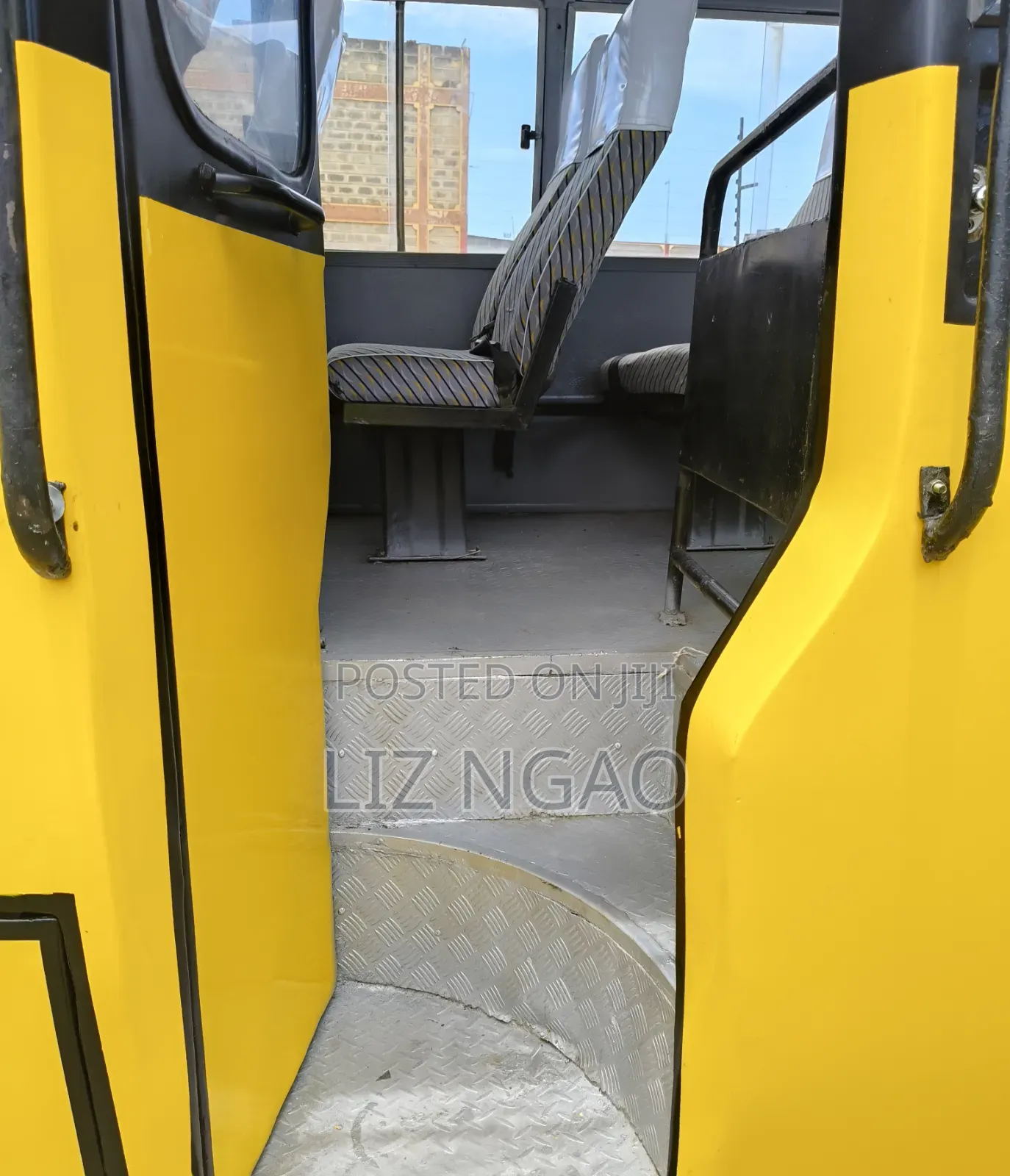 Isuzu NQR 2016 Yellow