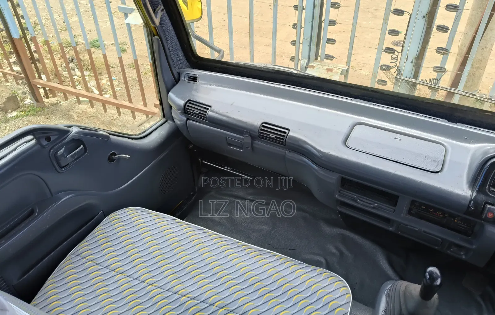 Isuzu NQR 2016 Yellow