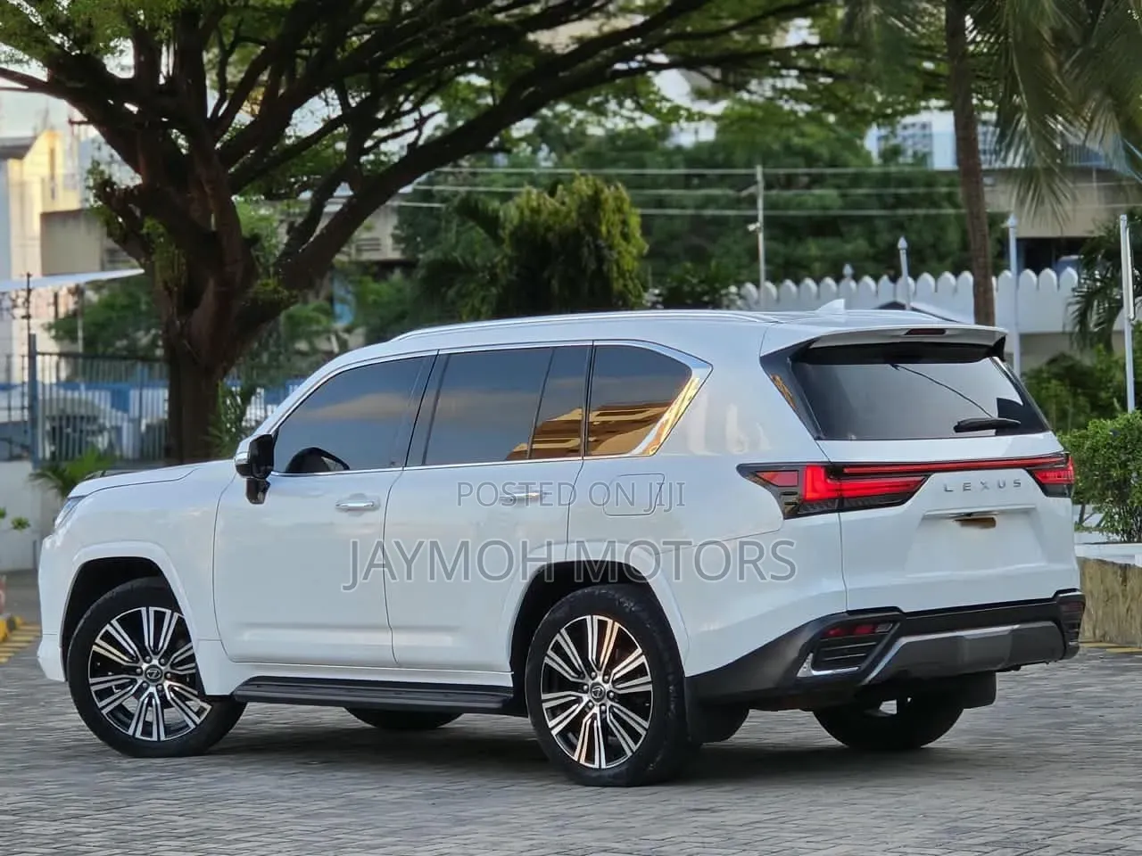Lexus LX 2024
