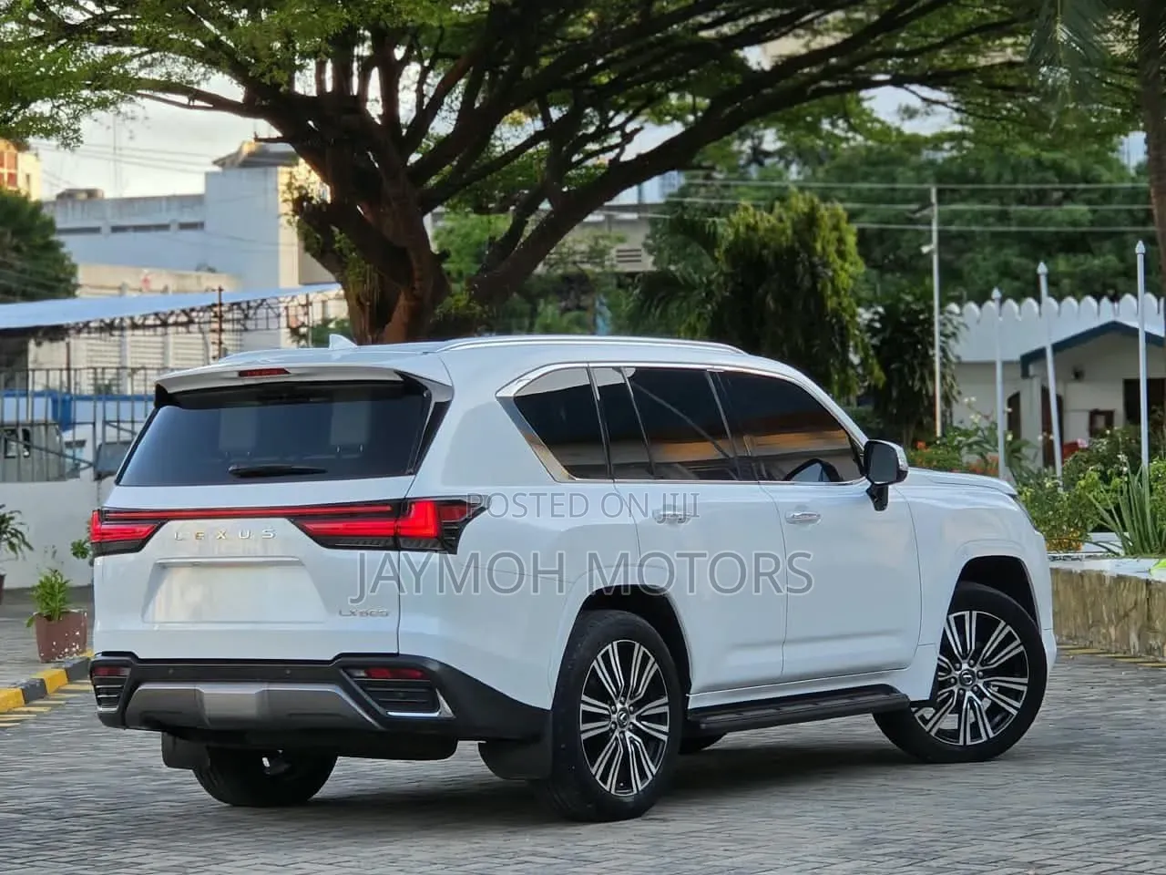 Lexus LX 2024