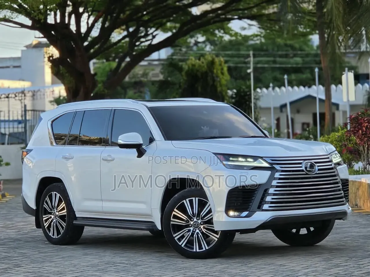 Lexus LX 2024