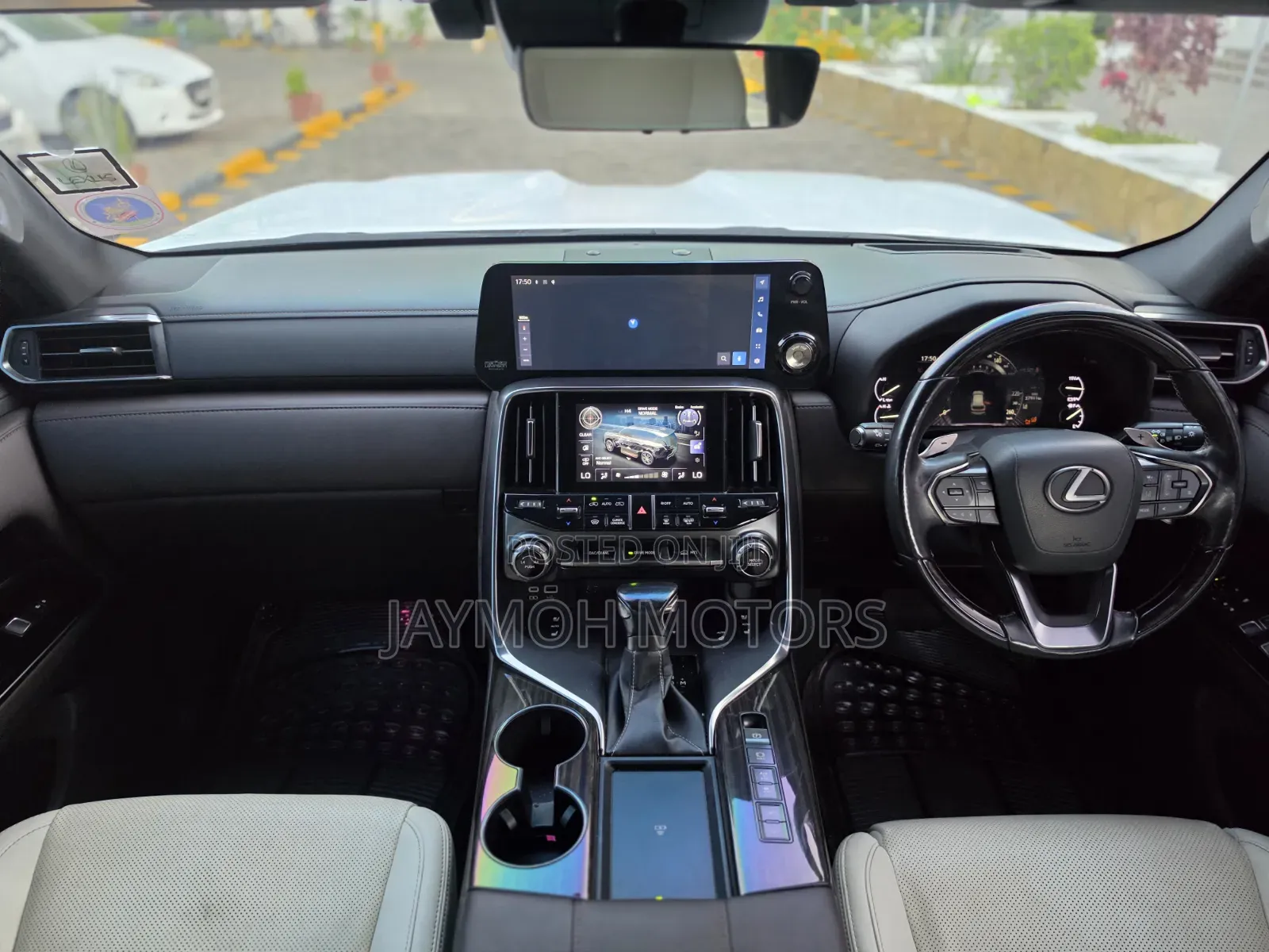 Lexus LX 2024