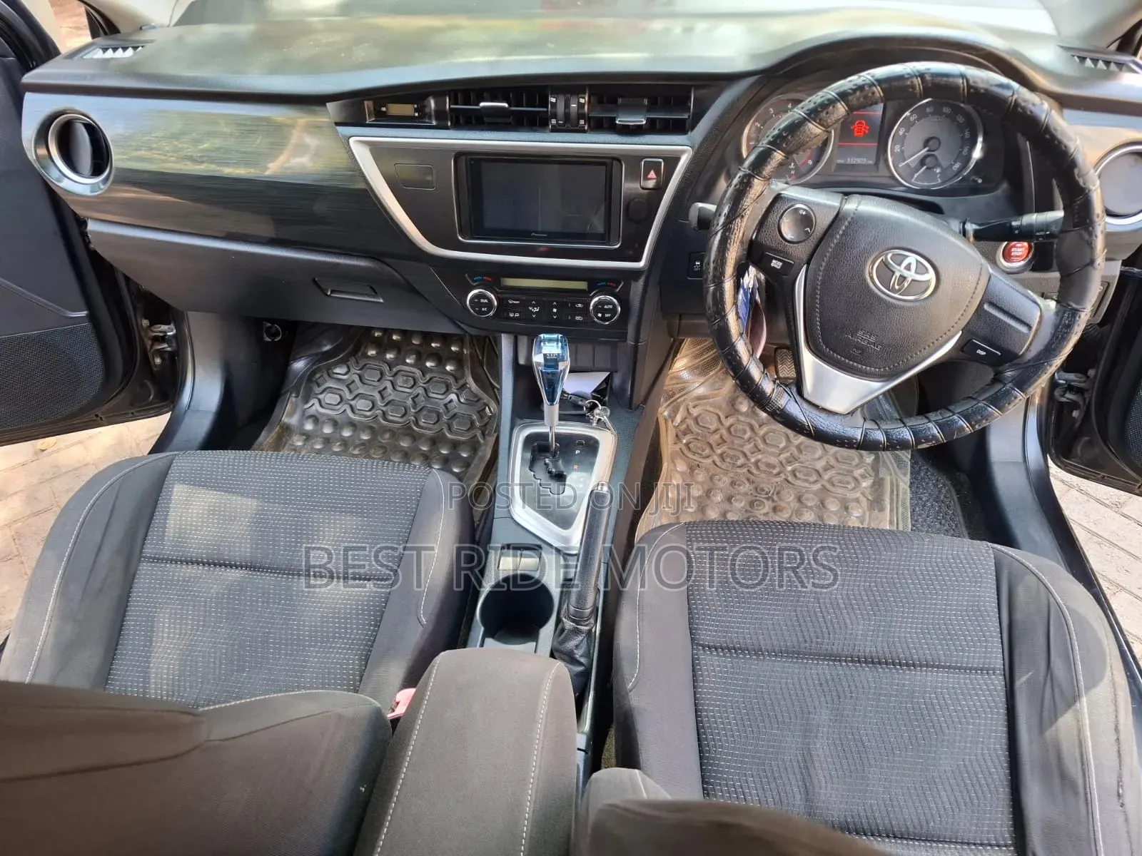 Toyota Auris 2013 Black
