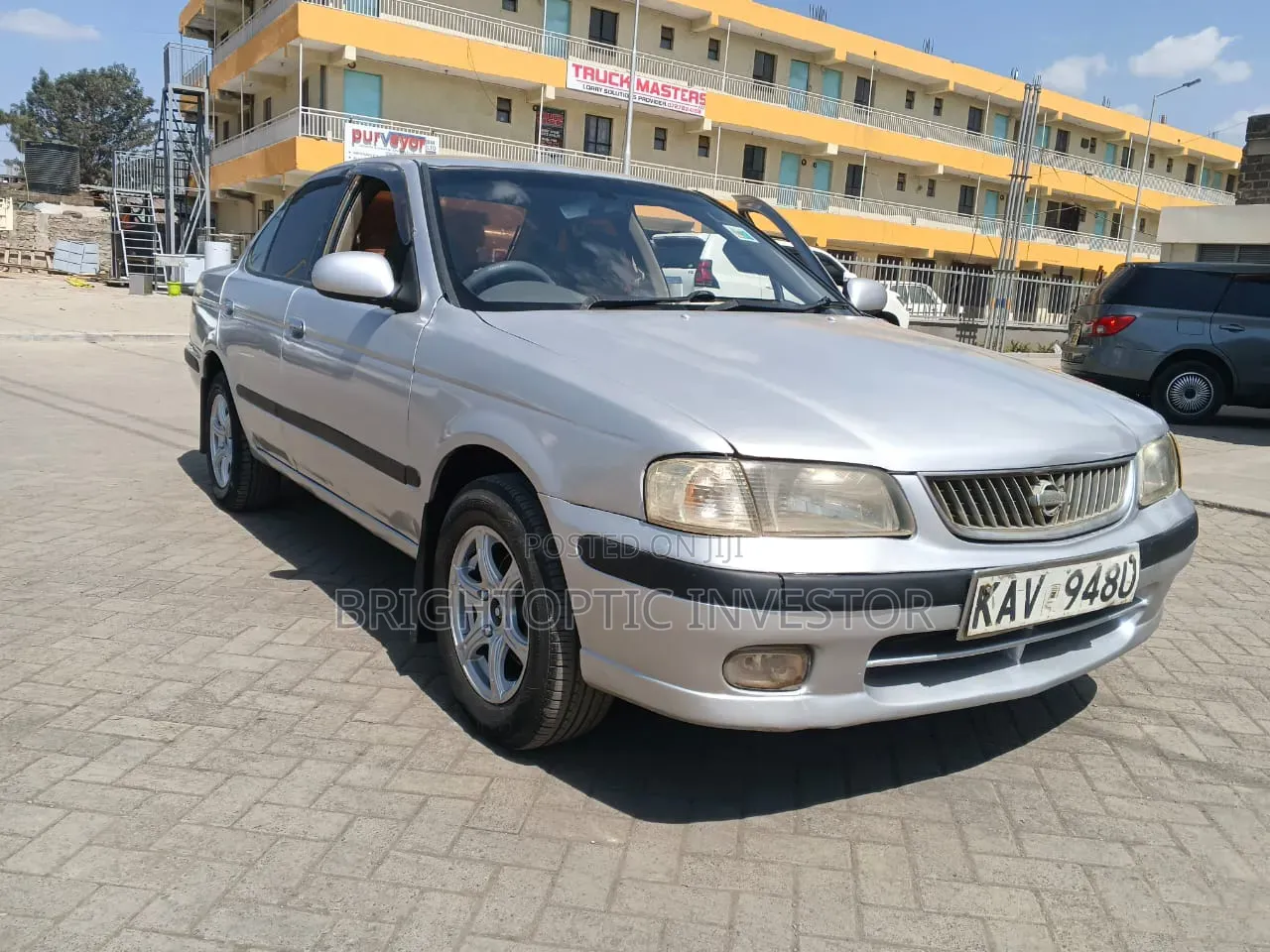 Nissan FB15 2002 Silver
