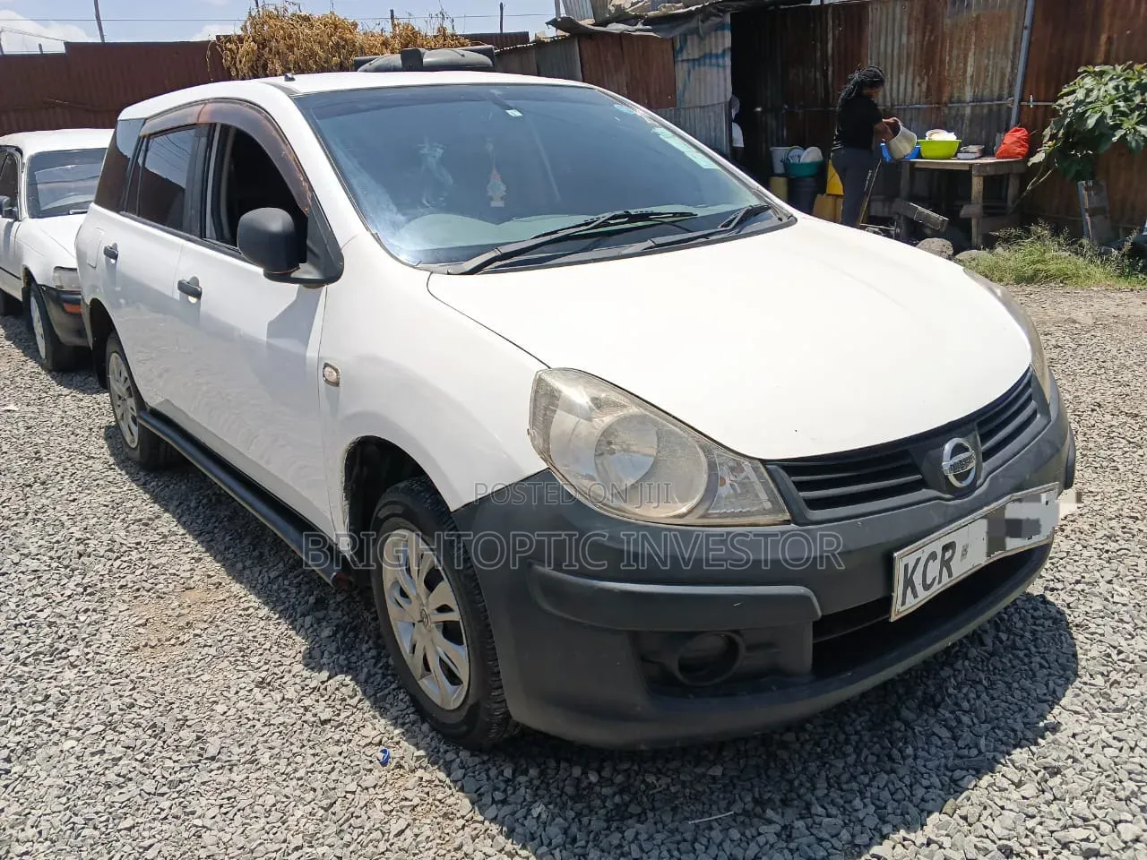 Nissan Advan 2011 White