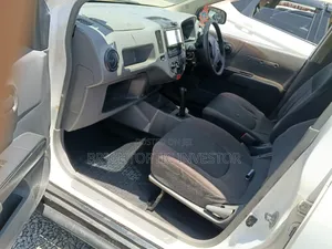 Nissan Advan 2011 White