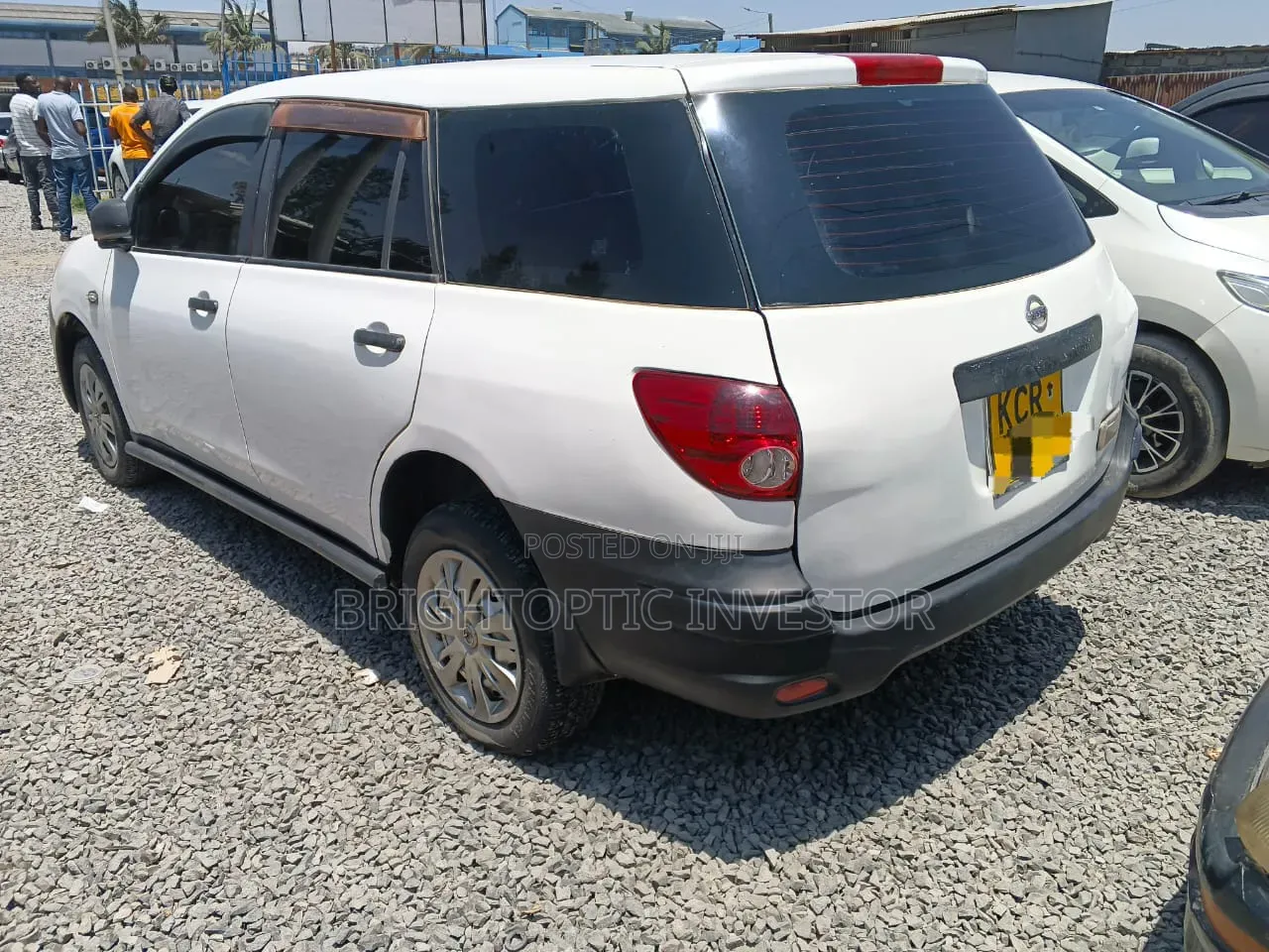 Nissan Advan 2011 White