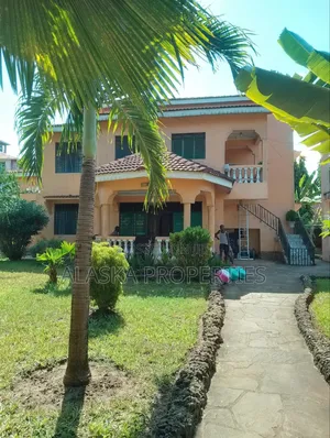4bdrm Maisonette in Ndiani, Ukunda for sale