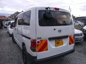 Nissan NV200 2011 White