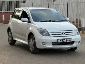 Toyota IST 2008 White