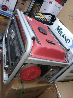 Maxmech RFS-5200E, a 3.8 kW / 5.0 KVA Portable Gasoline Generator