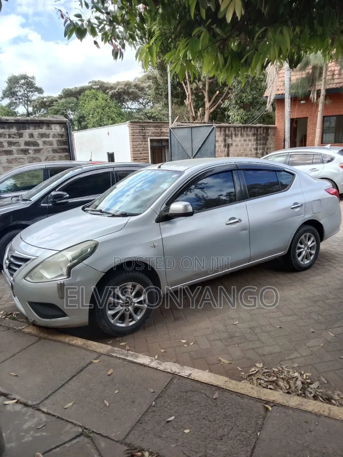 Nissan Tiida 2014 Silver