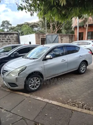 Nissan Tiida 2014 Silver