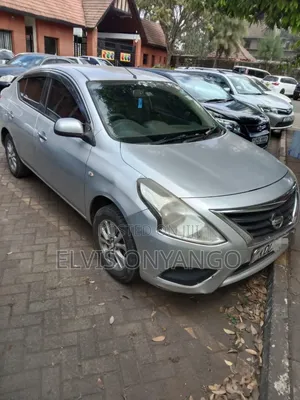 Nissan Tiida 2014 Silver