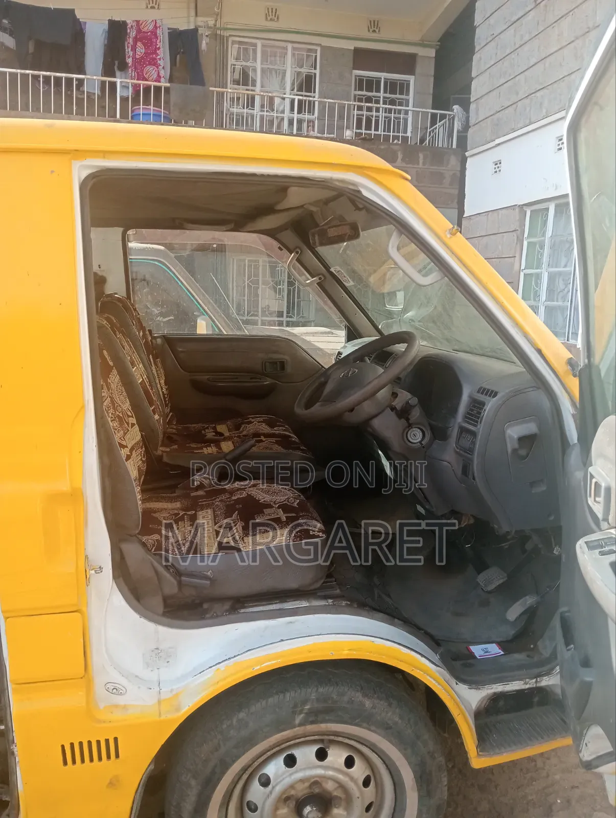 Mazda B 2010 Yellow