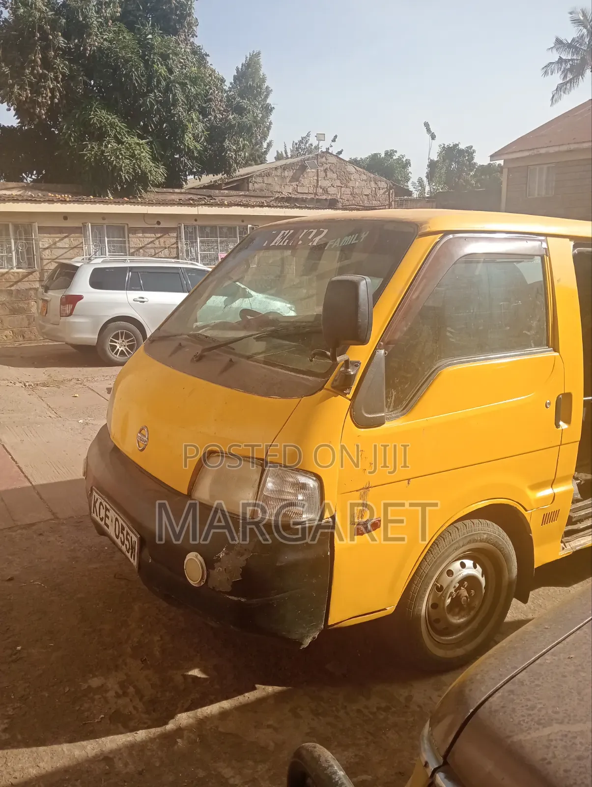 Mazda B 2010 Yellow