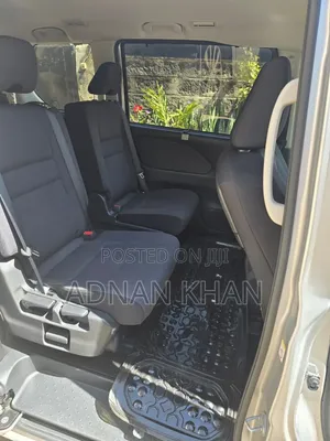 Nissan Serena 2019 Silver