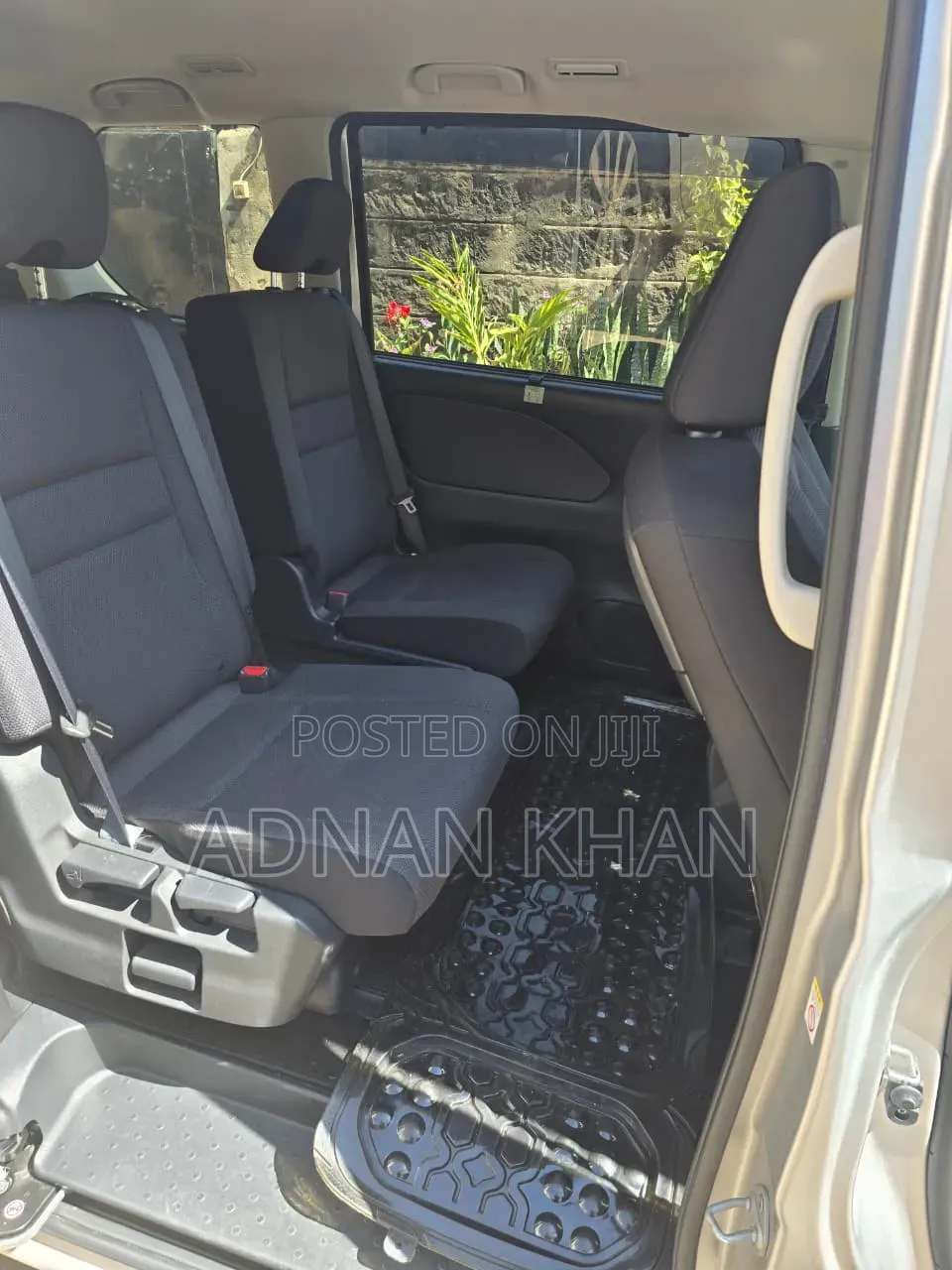 Nissan Serena 2019 Silver