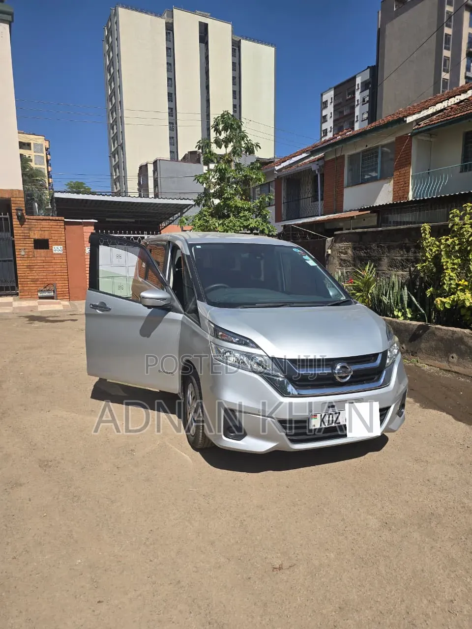 Nissan Serena 2019 Silver