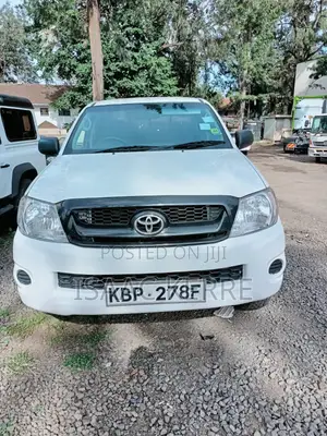 Toyota Hilux 2013 White
