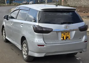 Toyota Wish 2012 Silver