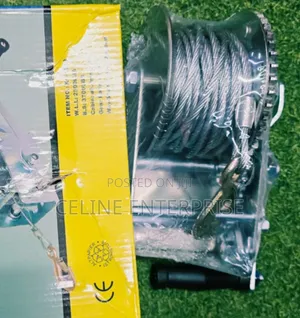 Industrial Hand-Operated Winch for Heavy Loads