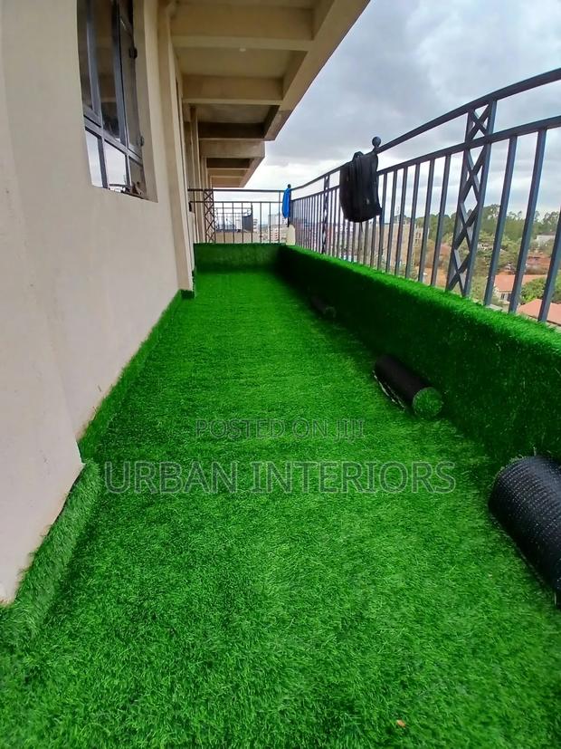 Turf Grass Installation Turf Grass Installation for Large Balconies - main view