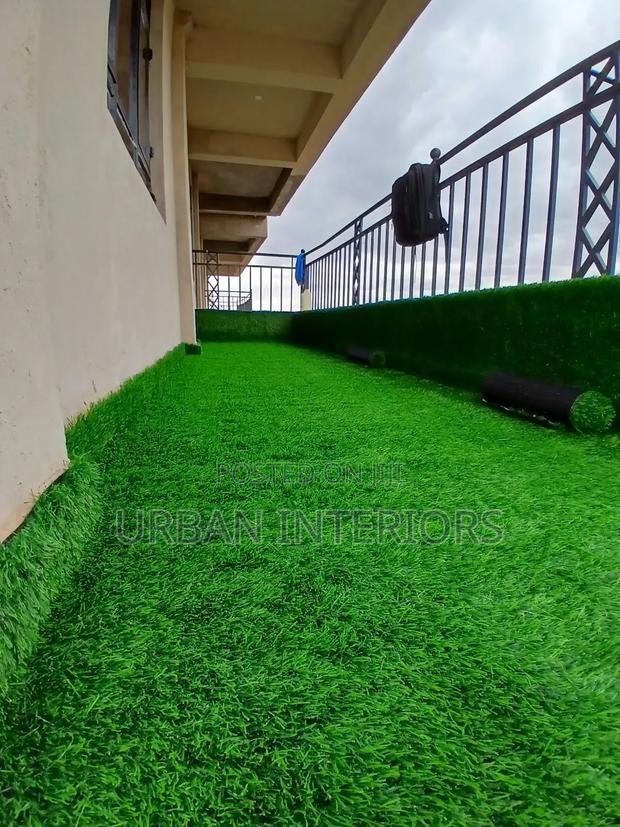 Turf Grass Installation Turf Grass Installation for Large Balconies - thumbnail 2
