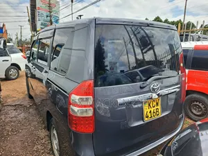 Toyota Noah 2012 Gray