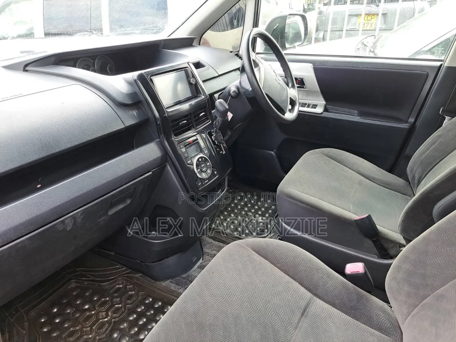 Toyota Noah 2012 Gray