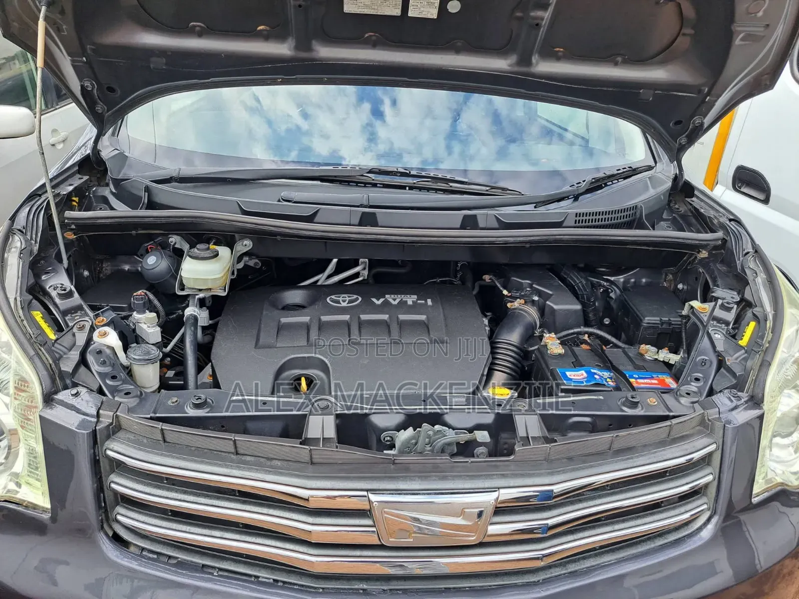 Toyota Noah 2012 Gray