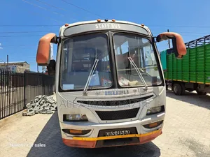 Isuzu FRR 2012 White