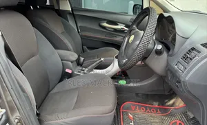 Toyota Auris 2010 Gray