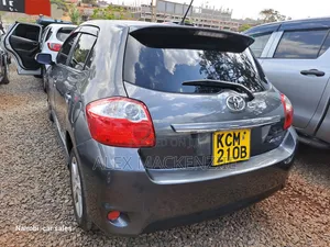 Toyota Auris 2010 Gray