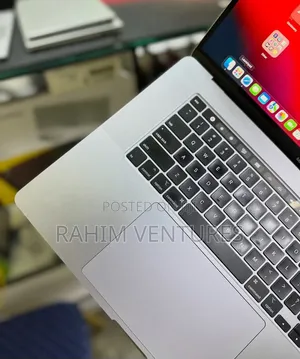 Laptop Apple MacBook Pro 2019 32GB Intel Core i9 SSD 1T